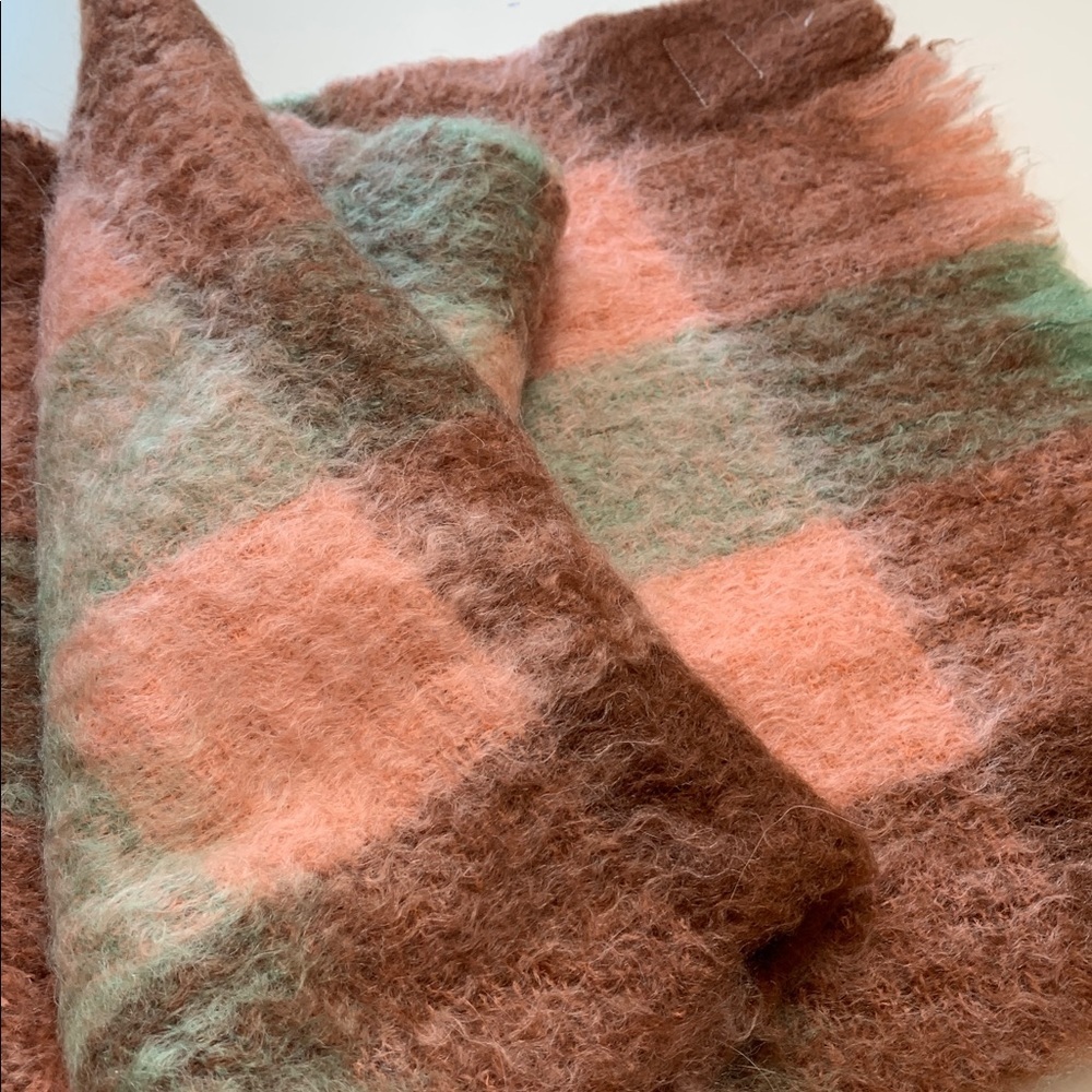 Vintage Kilmahog Scotland Wool Scarf 66” by 17”
Peach, greens and browns - Picture 3 of 4